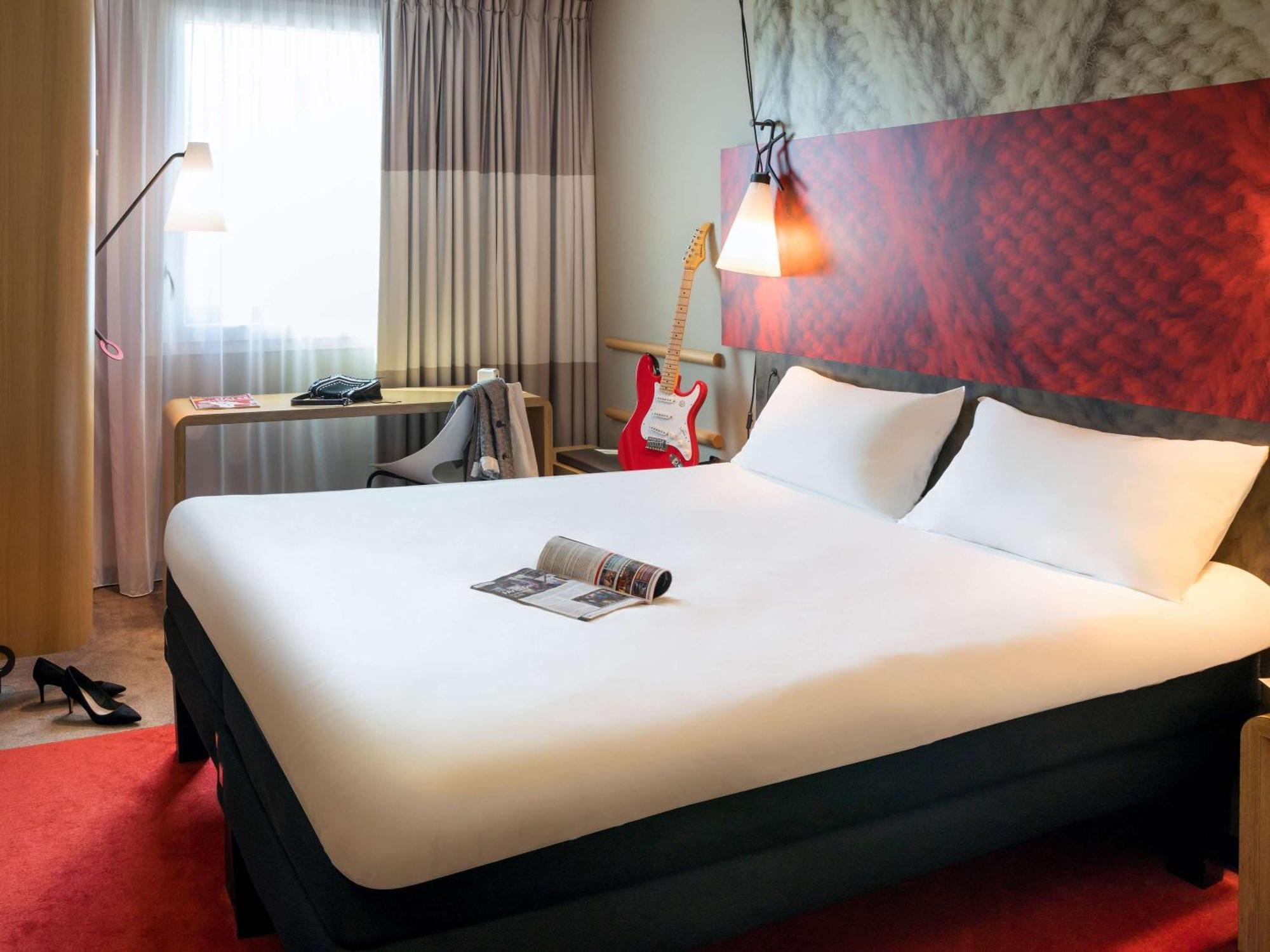 Ibis Paris Rueil Malmaison Exterior photo